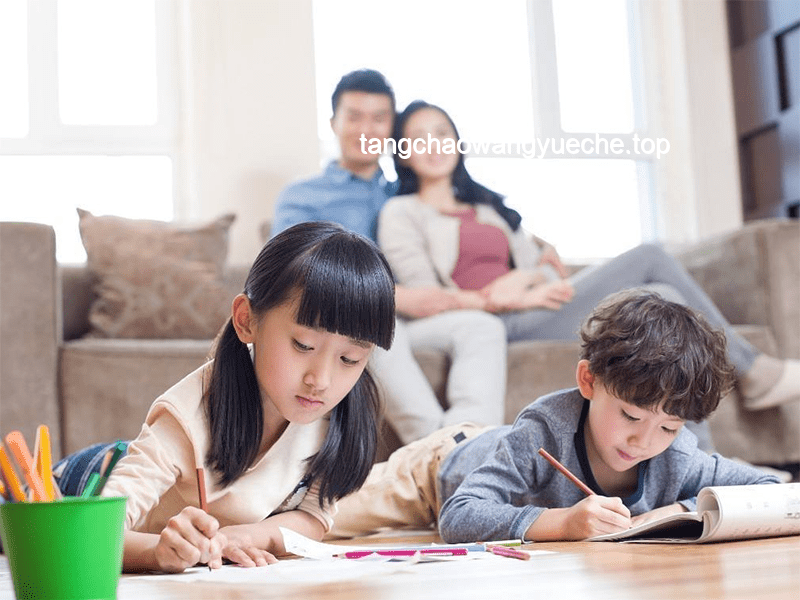 《学校说教育局限 vs 传统观念坚持》对比分析