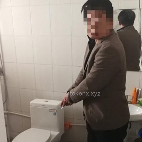 千万粉丝网红呼吁取消女厕马桶：探讨解决方案